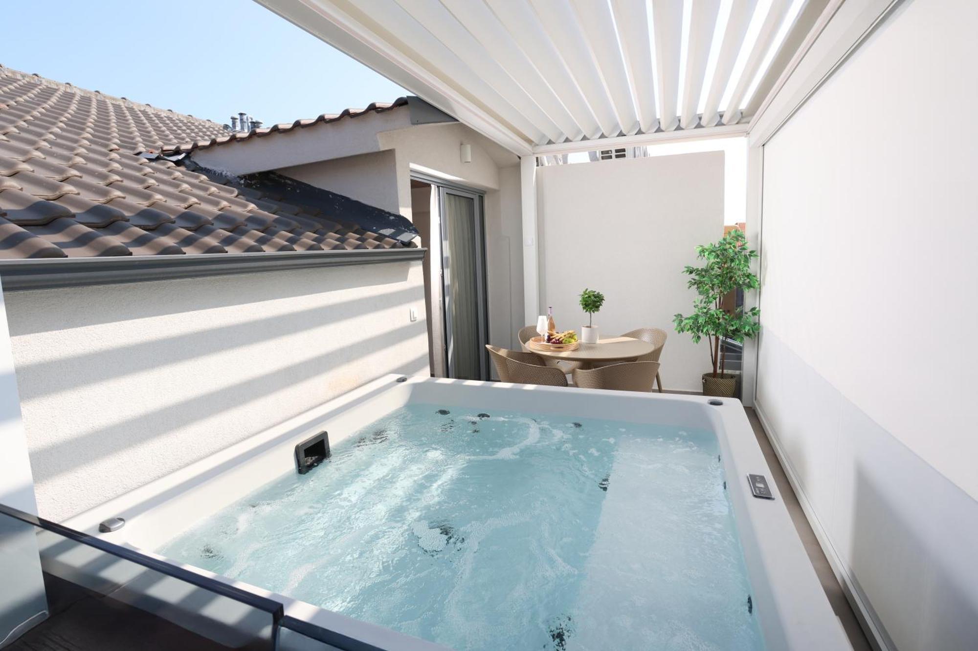 Evitel Luxury Living Apartahotel